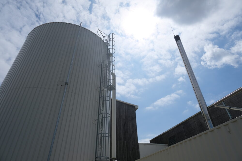 Cuve de stockage de la centrale solaire thermique du réseau de chaleur urbain de la ville de Pons