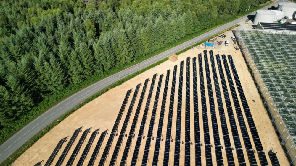 Field of solar thermal collectors for heated greenhouses - AUITOUSOLAR